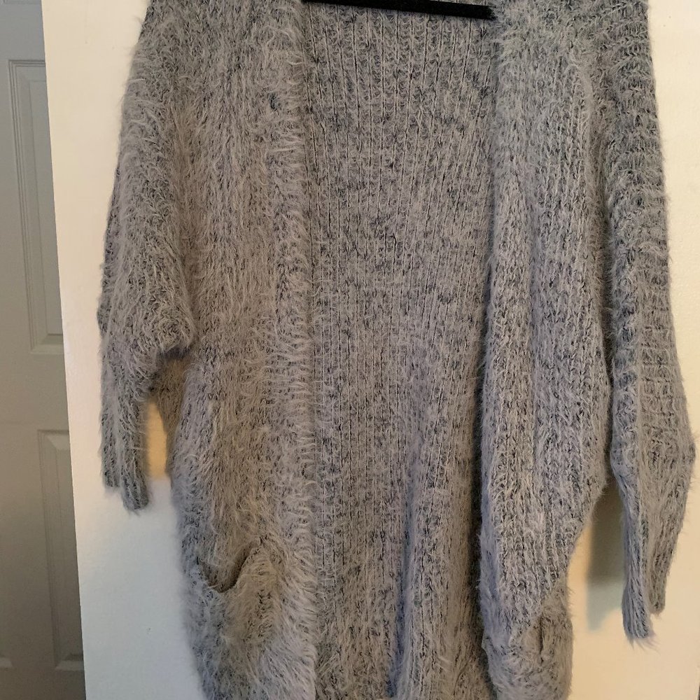 Full Sweater One Size Gray.